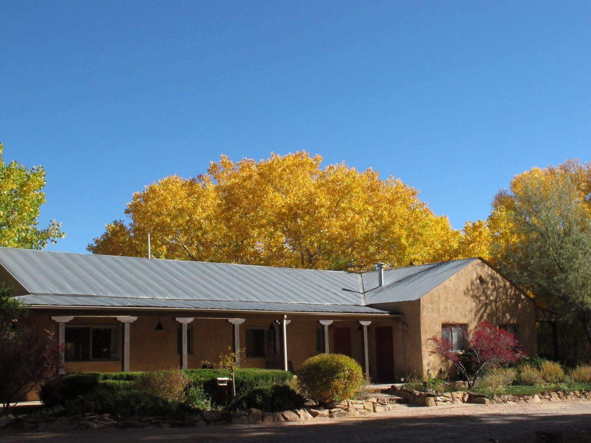 Abiquiu Inn Exterior photo