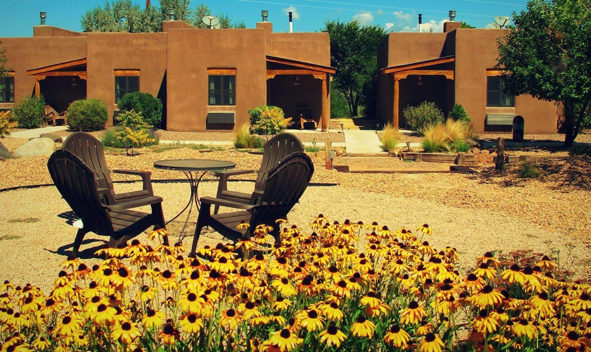 Abiquiu Inn Exterior photo