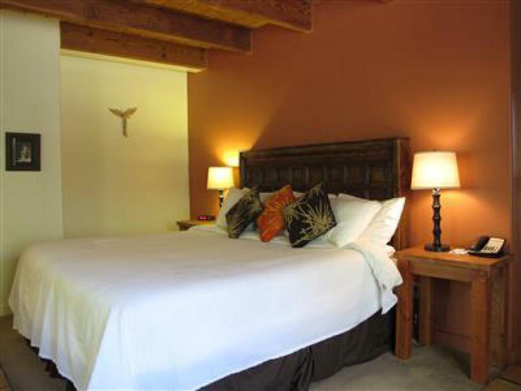 Abiquiu Inn Room photo